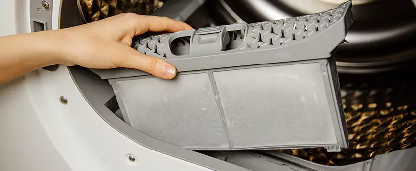 Signs Of A Clogged Dryer Lint Trap in Chantilly, Virginia
